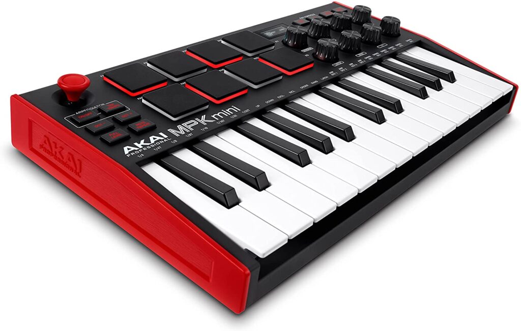Der Akai MPK Mini ist einer dieser MIDI Keyboards mit vielen Reglern