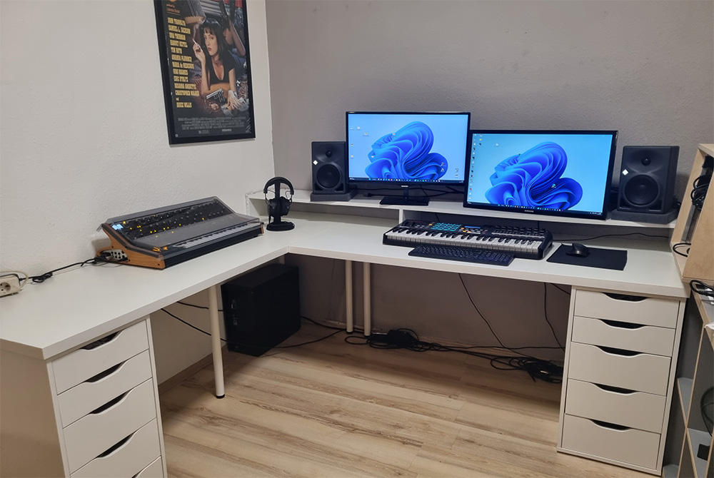 Construire une table de studio avec des éléments IKEA bon marché - voilà comment faire !