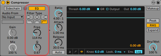 Ableton's compressor heeft zijn eigen EQ sectie voor het sidechain signaal. Naast het hoogdoorlaatfilter kunnen hier ook andere filtertypes worden geselecteerd.