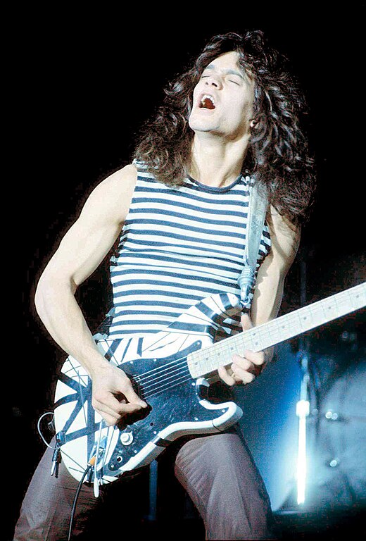 Eddie Van Halen, um dos melhores guitarristas eléctricos do rock, a actuar no New Haven Coliseum, imagem: Wikimedia Commons